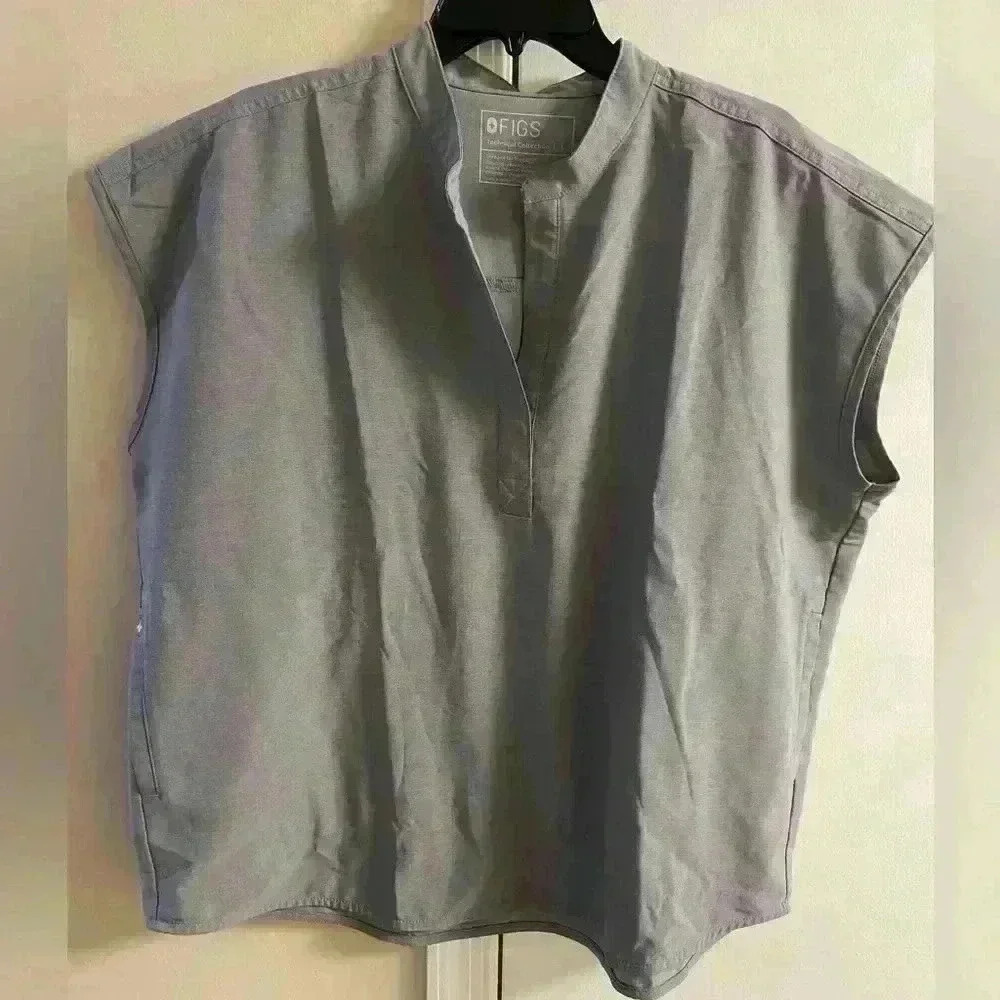 Figs NWOT technical collection grey side pockets scrub top men. Large